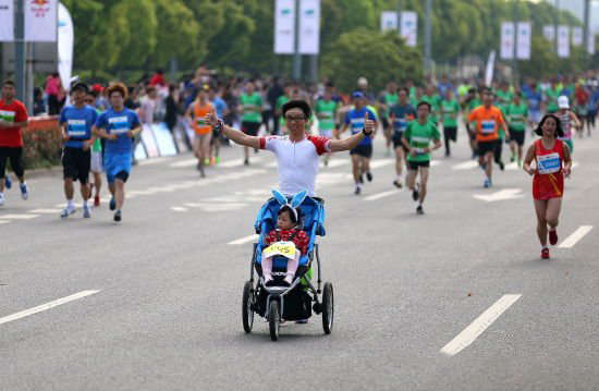 梦见带着小孩跑